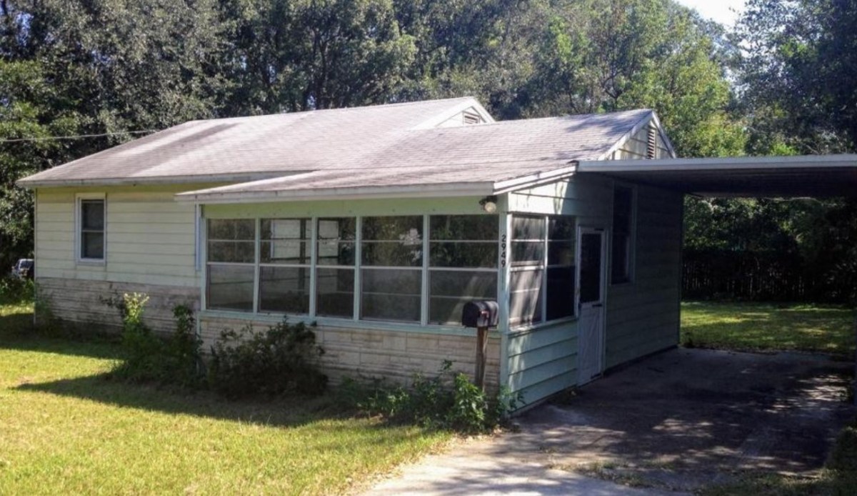 2949 Barrett Road Jacksonville Florida courtesy Realtor.com