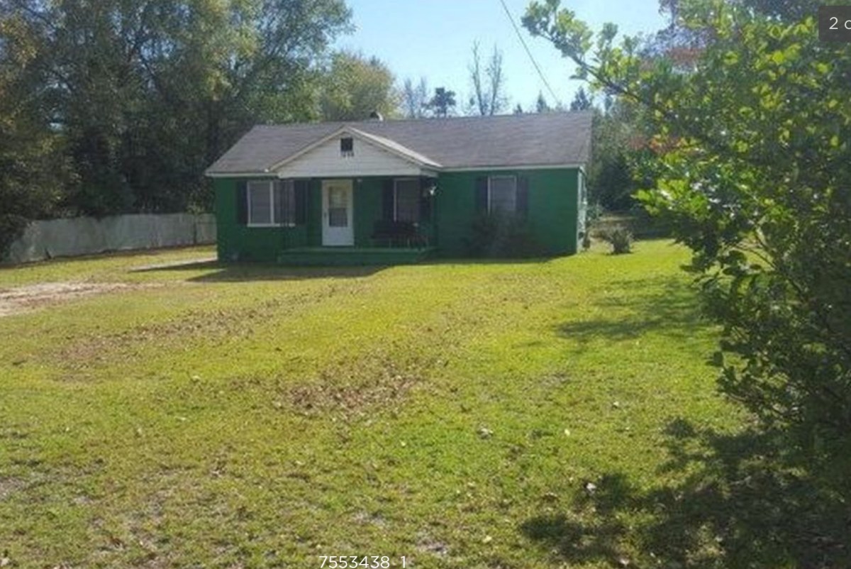 Home on Pine Forest Road, Macon, Georgia courtesy zillow.com